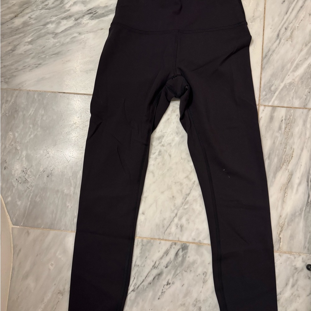 LULULEMON BLACK LEGGINGS SIZE 4 NWOT
